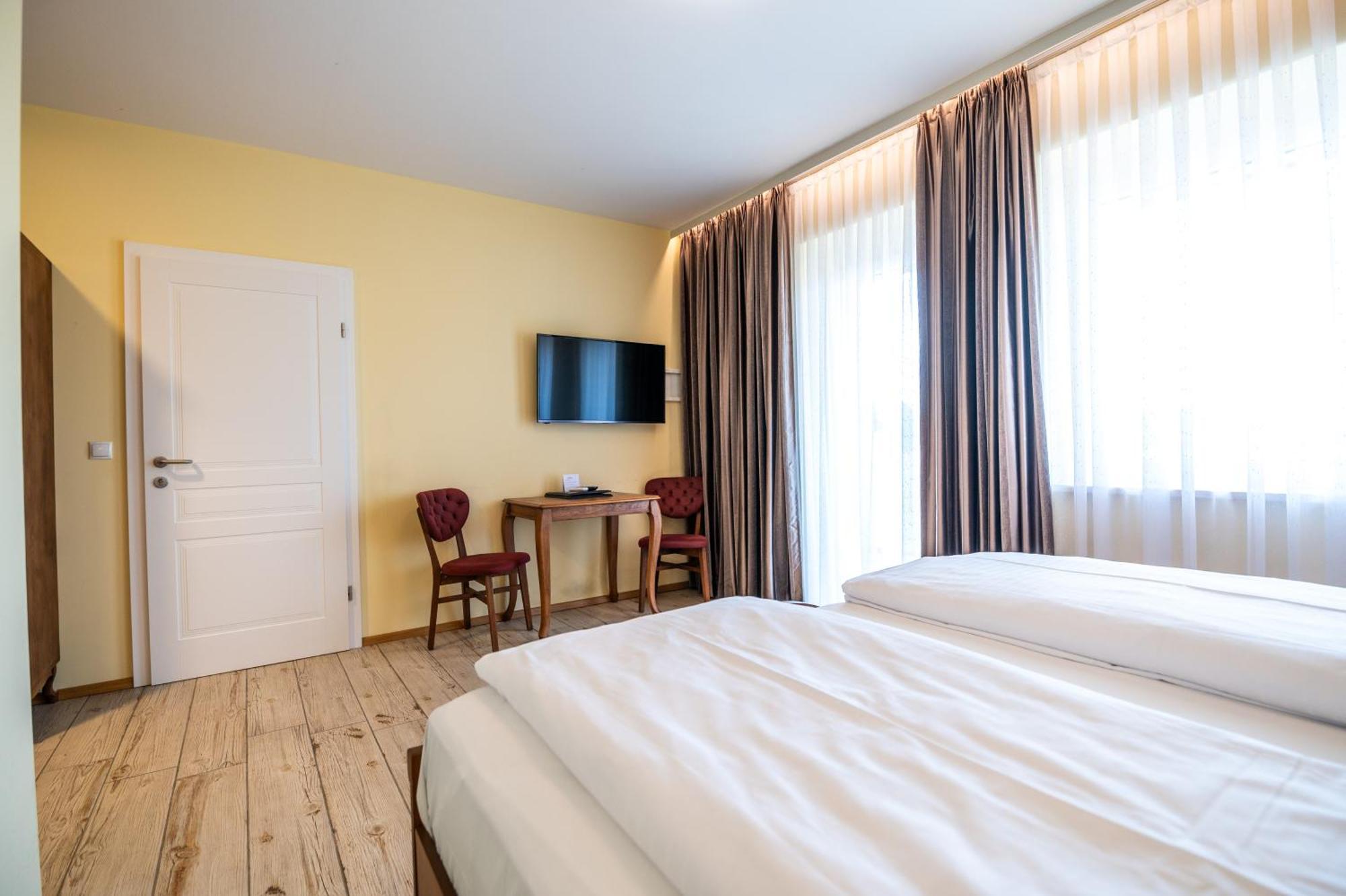 Vulkan Residenz Hotel I Self Check-In Schwarzautal Экстерьер фото