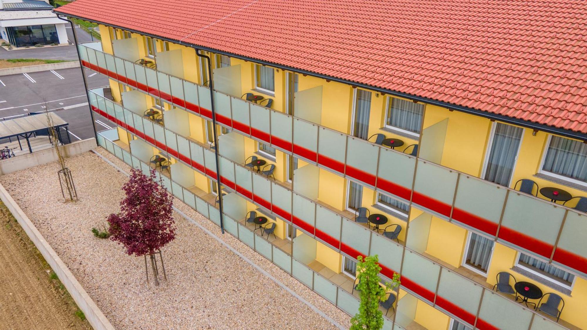 Vulkan Residenz Hotel I Self Check-In Schwarzautal Экстерьер фото
