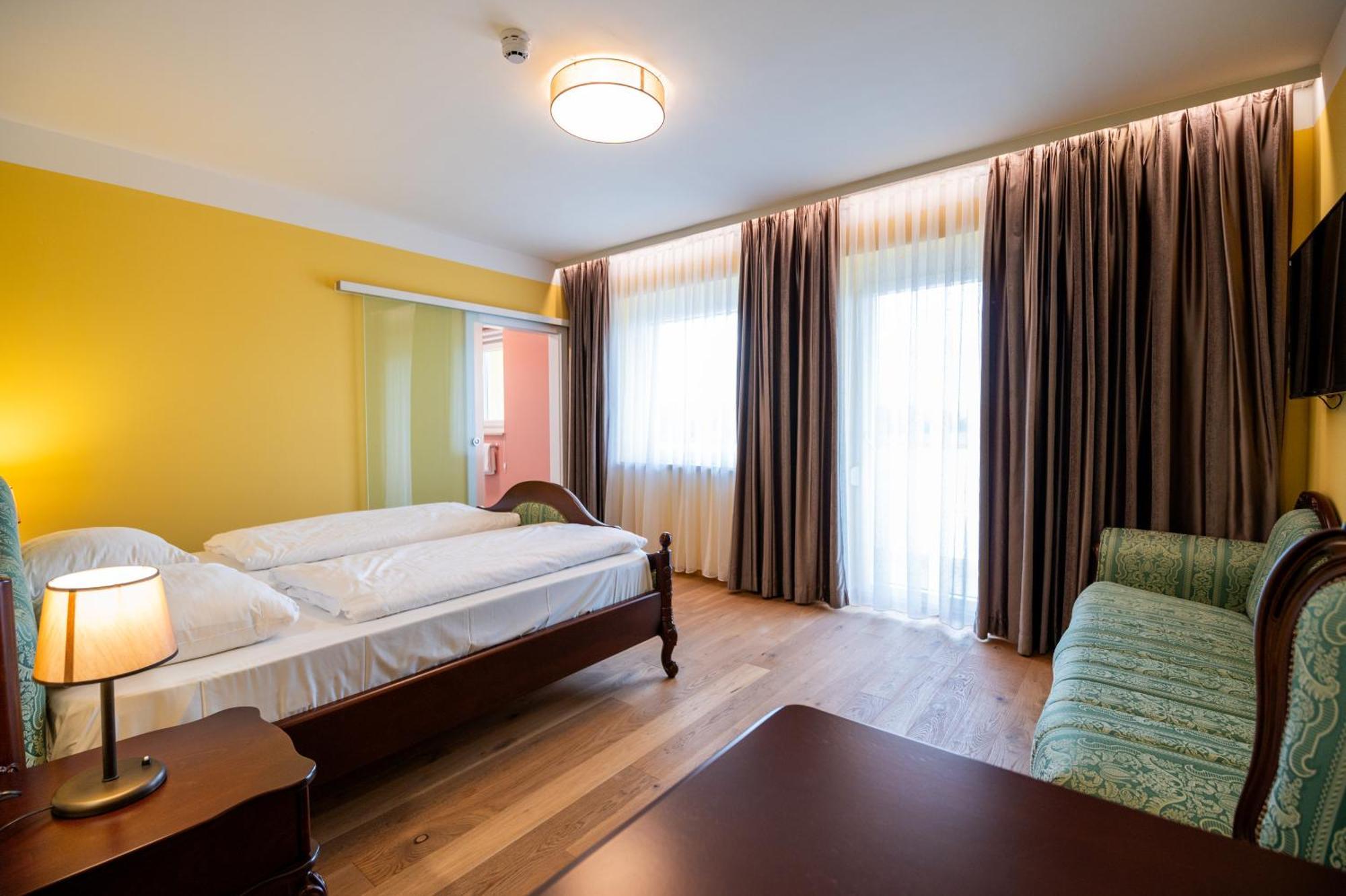 Vulkan Residenz Hotel I Self Check-In Schwarzautal Номер фото