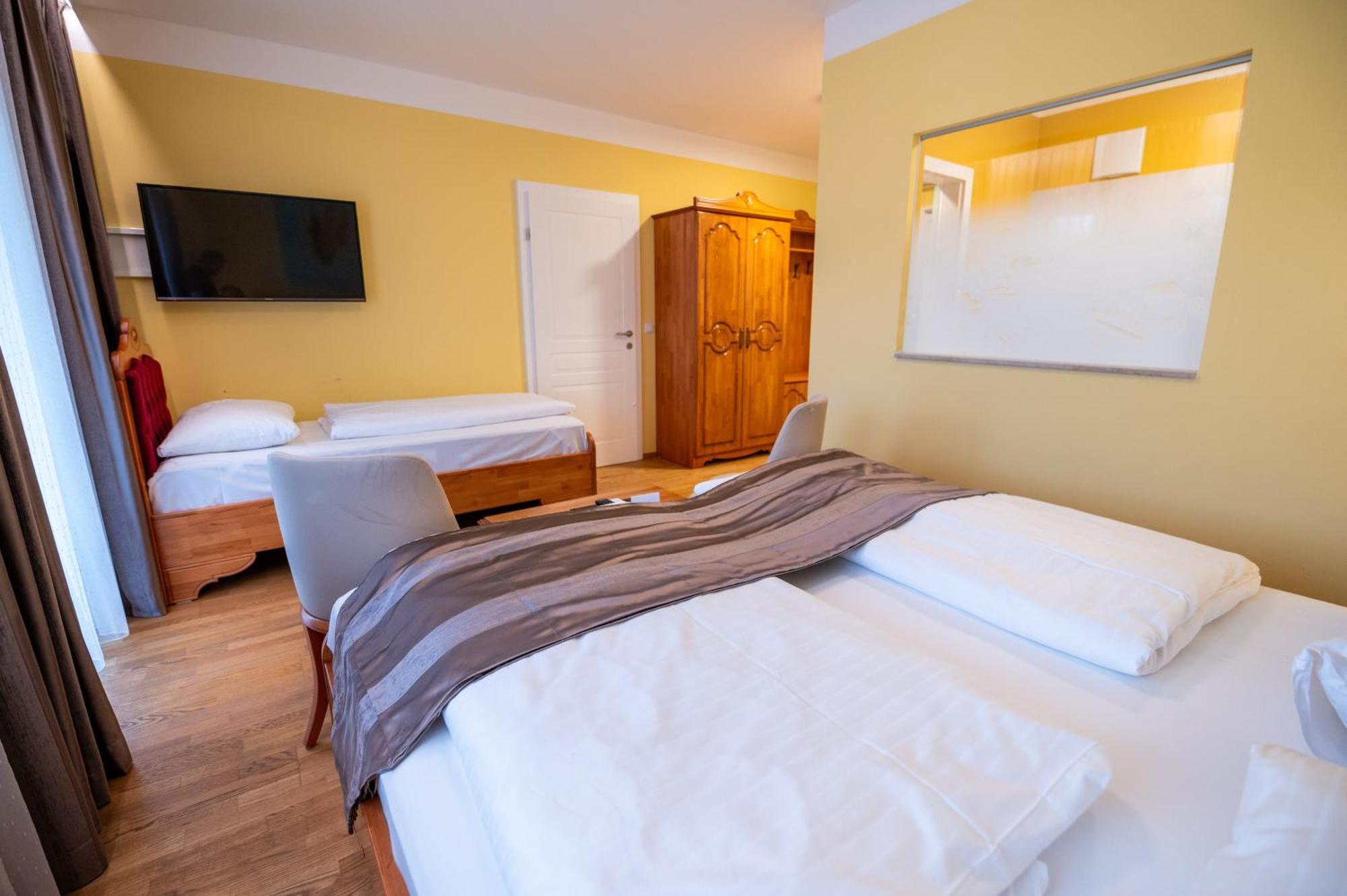 Vulkan Residenz Hotel I Self Check-In Schwarzautal Номер фото